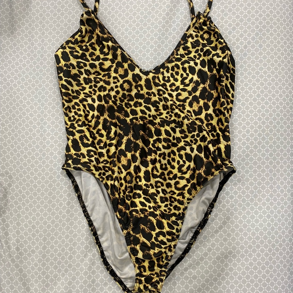 PRETTY LITTLE THING Leopard Bikini